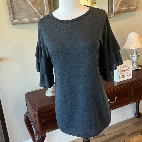 Oversized Luxe Gray Top Ruffle Tiered Bell Sleeve Knit Womens Small Roomy - Picture 4 of 9